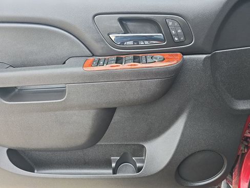 Used 2014 Chevrolet Tahoe LTZ image 23