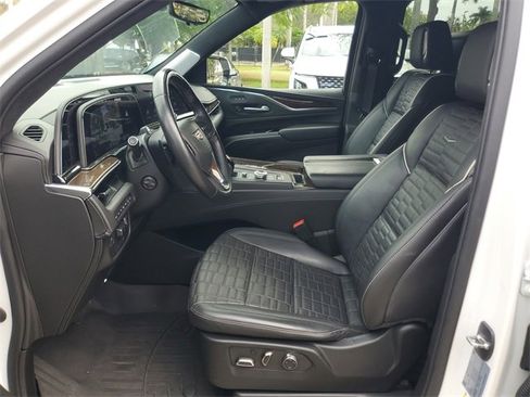 Used 2023 Cadillac Escalade ESV Sport Platinum w/ LPO, ONYX Package image 18