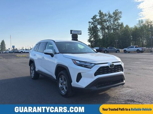 Used 2025 Toyota RAV4 XLE FWD image 1