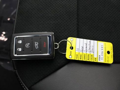 New 2026 Jeep Grand Cherokee Laredo image 8