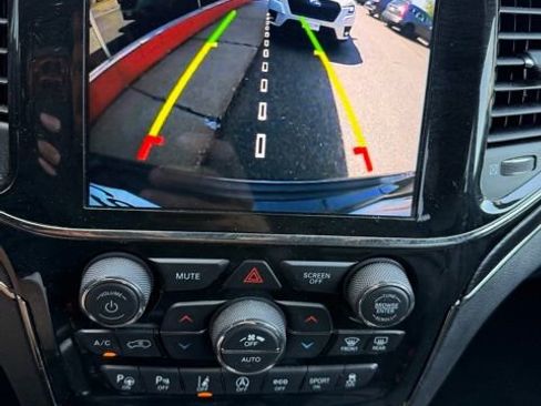 Used 2021 Jeep Grand Cherokee High Altitude AWD/4WD image 23