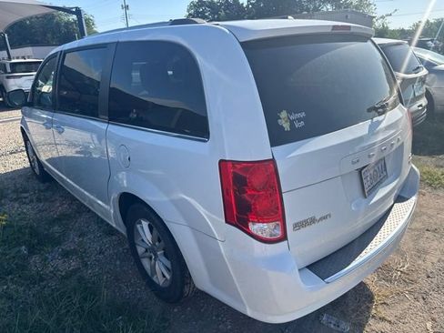 Used 2019 Dodge Grand Caravan SXT FWD image 5