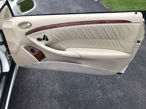 Used 2009 Mercedes-Benz CLK 350 Cabriolet image 45