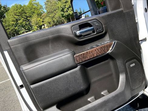 Used 2023 GMC Sierra 3500 Denali w/ Denali Ultimate Package AWD/4WD image 28