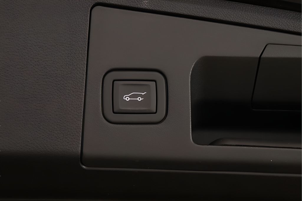 Used 2024 Cadillac XT4 Luxury FWD image 25