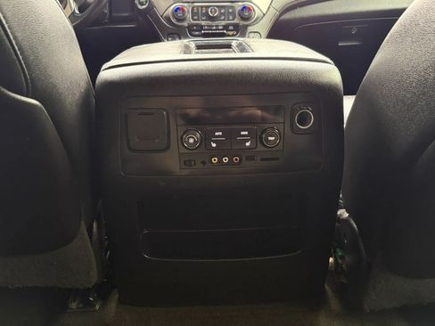 Used 2016 Chevrolet Suburban LTZ RWD image 48