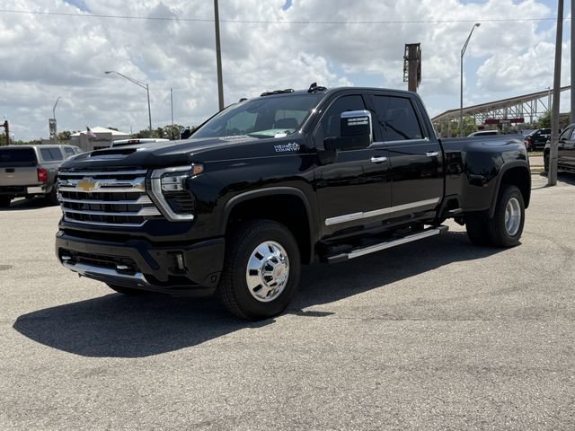 New 2026 Chevrolet Silverado 3500 High Country w/ High Country Premium Package AWD/4WD image 7