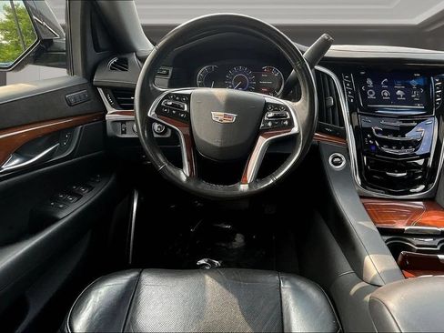 Used 2019 Cadillac Escalade ESV Premium Luxury AWD/4WD image 8