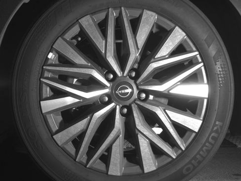 Used 2025 Nissan Altima 2.5 SV image 12