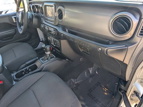 Used 2023 Jeep Wrangler Sport S image 17