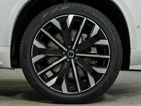 New 2026 Volvo XC90 B6 Plus w/ Protection Package Premier AWD/4WD image 40