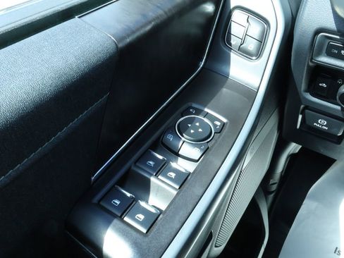 Used 2023 Ford F150 Lariat w/ Trailer Tow Package image 18