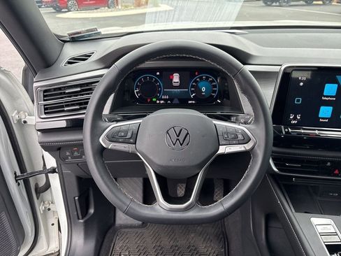 Used 2024 Volkswagen Atlas Cross Sport SE AWD/4WD image 13