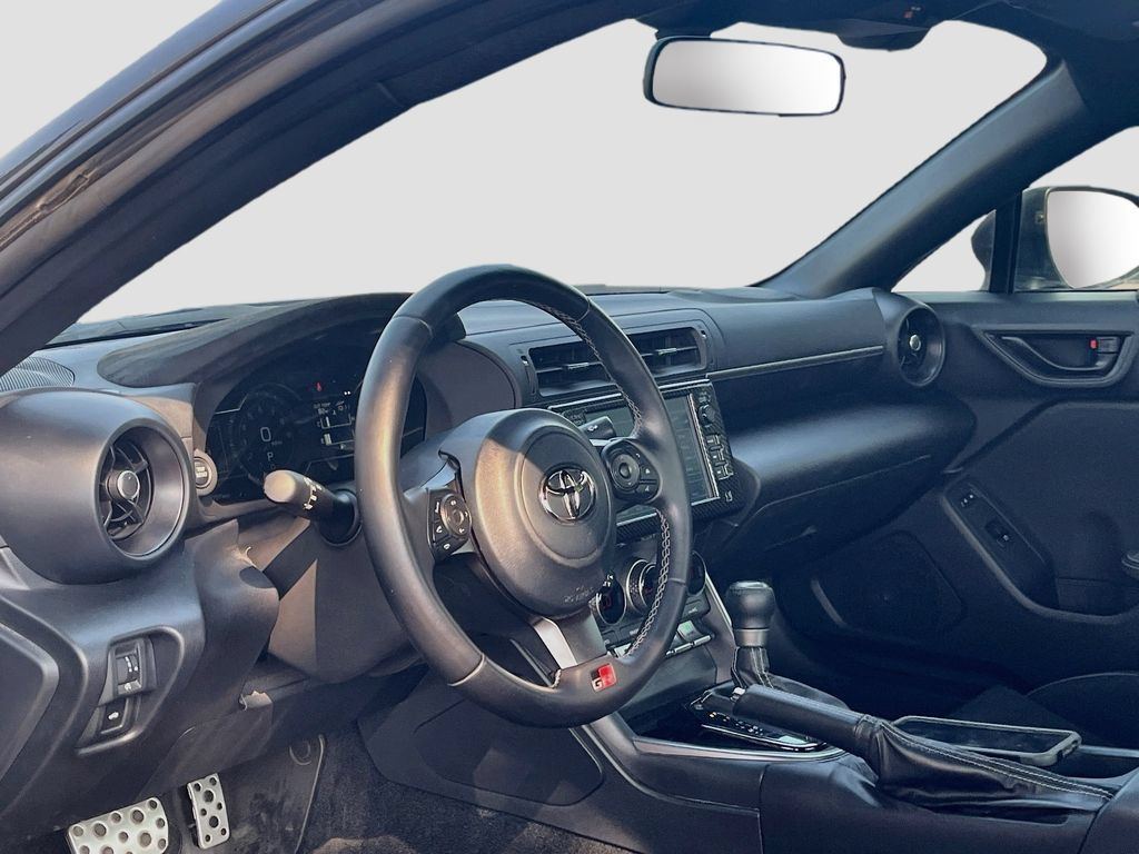 Used 2022 Toyota GR86 Premium w/ ALL Weather Mat Package (TMS) RWD image 9