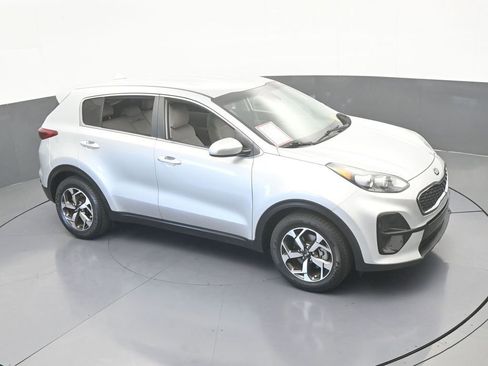 Used 2022 Kia Sportage LX image 17