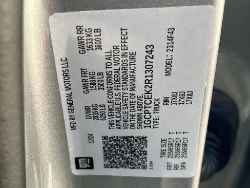 Used 2024 Chevrolet Colorado LT AWD/4WD image 29