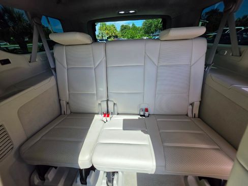 Used 2022 Cadillac Escalade ESV Sport Platinum w/ LPO, ONYX Package AWD/4WD image 39