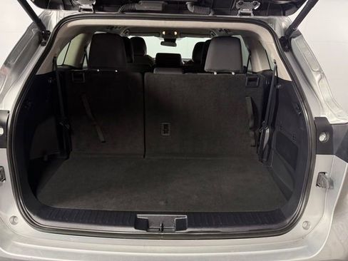 Used 2024 Toyota Highlander LE image 26