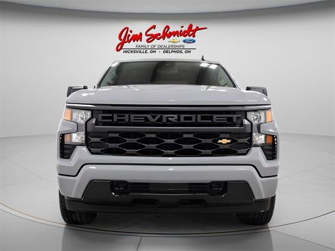 Used 2024 Chevrolet Silverado 1500 Custom image 2