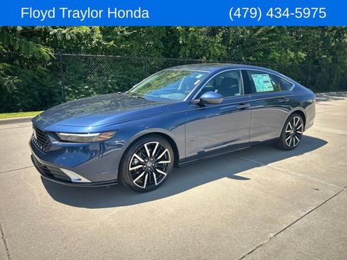 Used 2025 Honda Accord Touring image 1