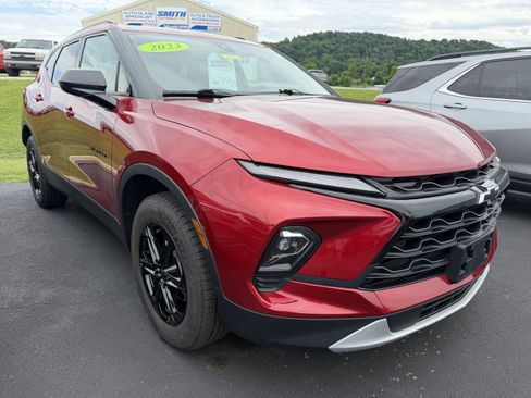 Used 2023 Chevrolet Blazer LT w/ Convenience Package AWD/4WD image 2