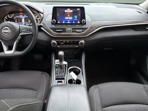 Used 2023 Nissan Altima 2.5 SV AWD/4WD image 7