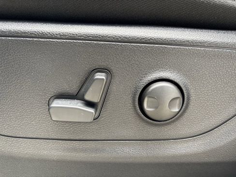 New 2026 RAM 1500 4x4 Crew Cab image 27