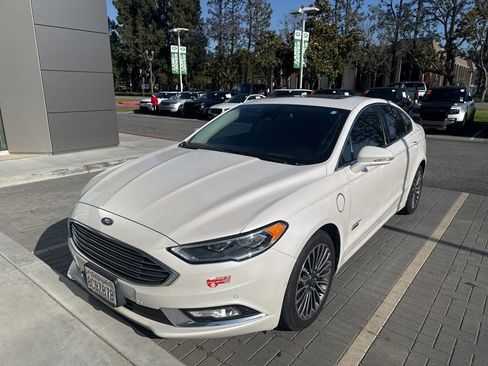Used 2017 Ford Fusion Energi SE FWD image 1