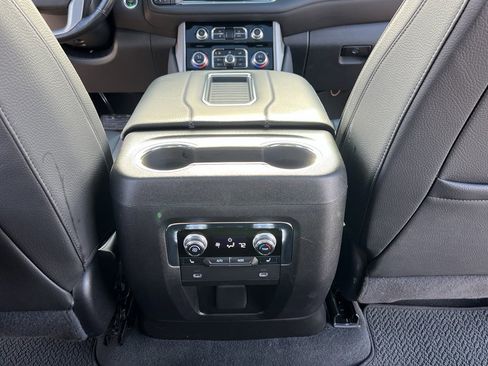 Used 2023 GMC Yukon XL Denali image 36