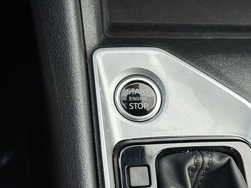 Used 2025 Nissan Altima 2.5 SV image 23