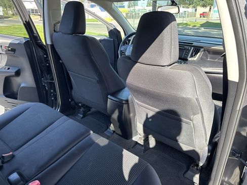 Used 2013 Toyota RAV4 XLE FWD image 33