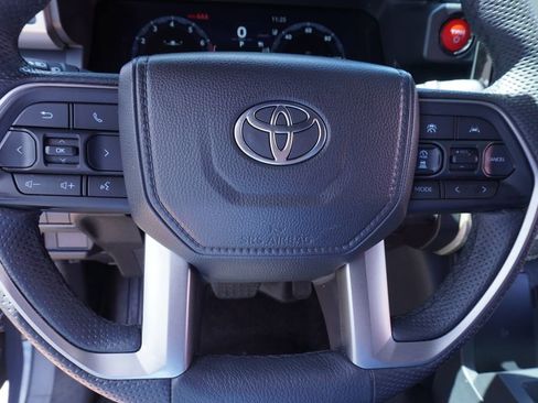 Used 2025 Toyota Tacoma TRD Off-Road w/ TRD Off Road Upgrade Package AWD/4WD image 19