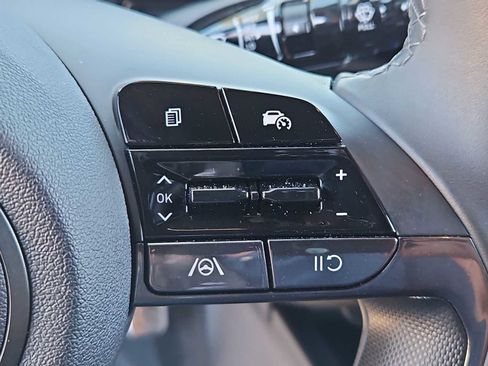 Certified 2025 Hyundai Elantra Sport image 24