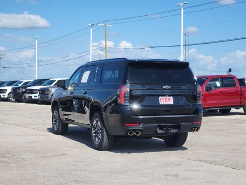 Used 2025 Chevrolet Suburban Z71 AWD/4WD image 5