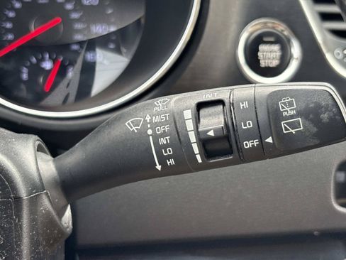 Used 2019 Kia Sedona EX FWD image 25