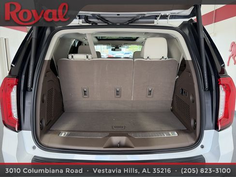 Used 2022 GMC Yukon Denali RWD image 4