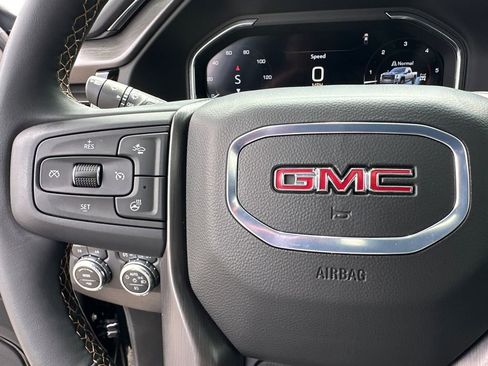Used 2025 GMC Sierra 2500 AT4 w/ AT4 Premium Plus Package AWD/4WD image 26