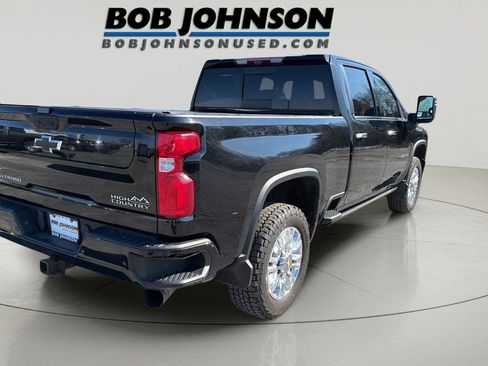 Used 2022 Chevrolet Silverado 2500 High Country w/ Z71 Off-Road Package AWD/4WD image 2