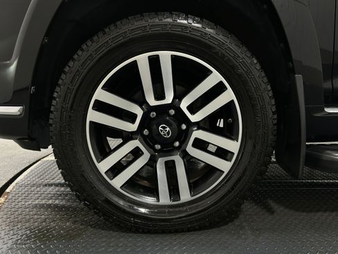 Used 2021 Toyota 4Runner Limited image 35