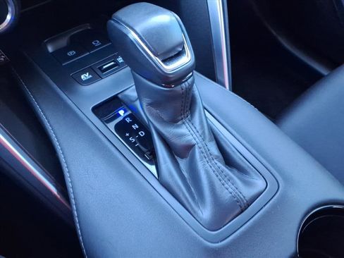 Certified 2023 Toyota Venza LE image 19