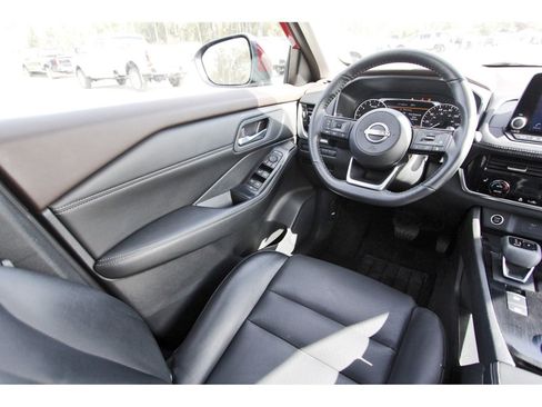 Used 2023 Nissan Rogue SV w/ SV Premium Package image 11