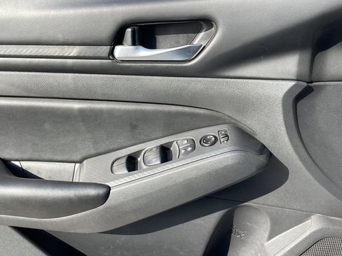 Used 2022 Nissan Altima 2.5 S FWD image 22
