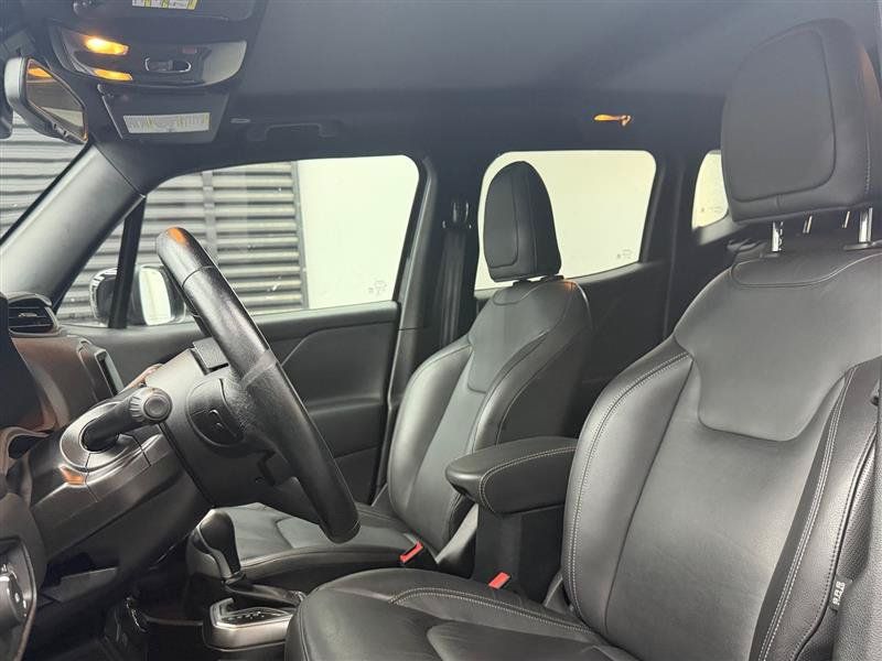 Used 2019 Jeep Renegade Limited w/ Quick Order Package 22P AWD/4WD image 9