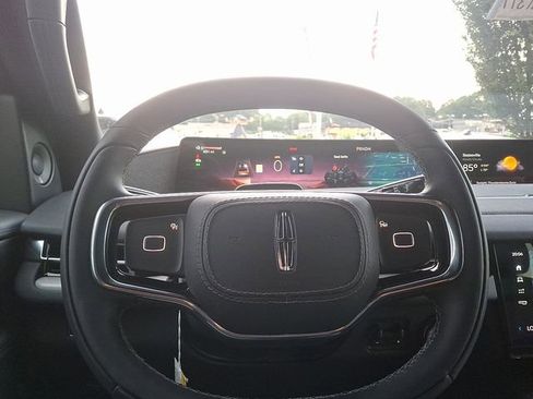 New 2025 Lincoln Navigator L Reserve w/ Jet Appearance Package image 9