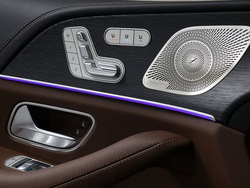 New 2026 Mercedes-Benz GLS 580 4MATIC image 28