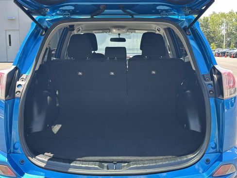 Used 2016 Toyota RAV4 LE FWD image 8