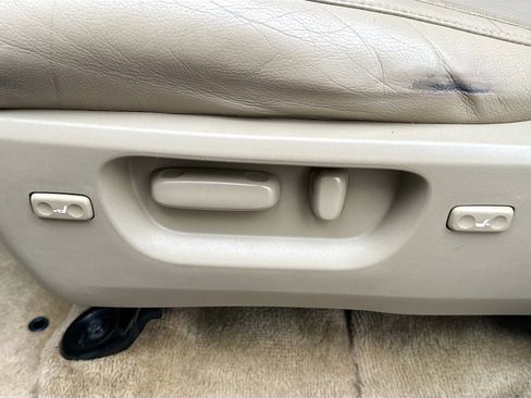 Used 2008 Toyota Sequoia Platinum image 19