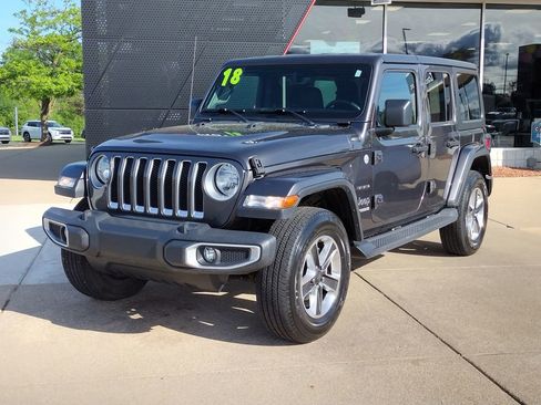 Used 2018 Jeep Wrangler Unlimited Sahara w/ Uconnect 4C Nav & Sound Group AWD/4WD image 1