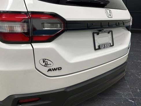 Used 2023 Honda Pilot Sport image 36