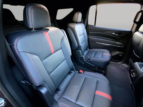 Used 2026 Chevrolet Traverse RS w/ LPO, Floor Liner Package FWD image 19